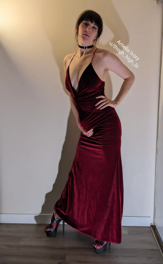 You think you can handle a real woman? Bend over and let's find out...