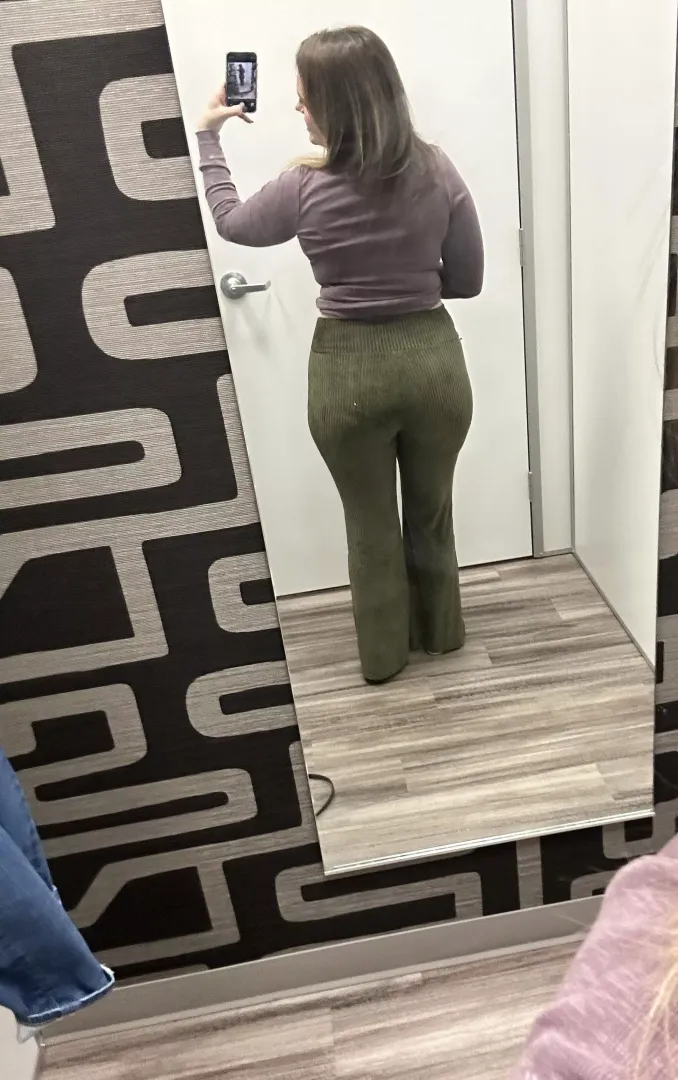 You walk in on this big booty….what’s next?