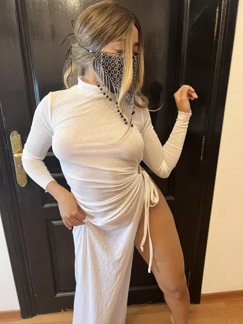 Your arab babe is ready to please you