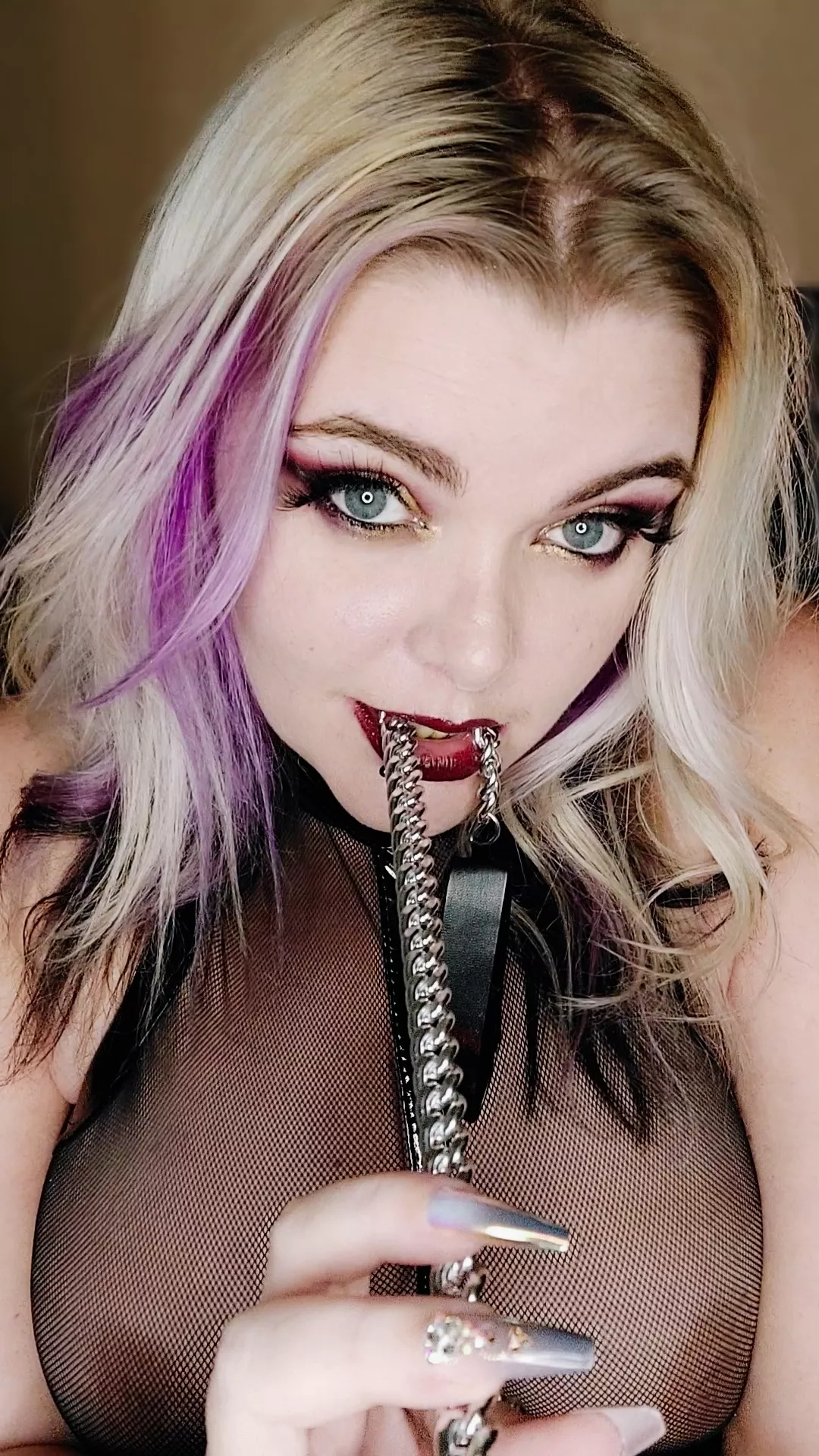 Your chubby domme is ready for worship, pet