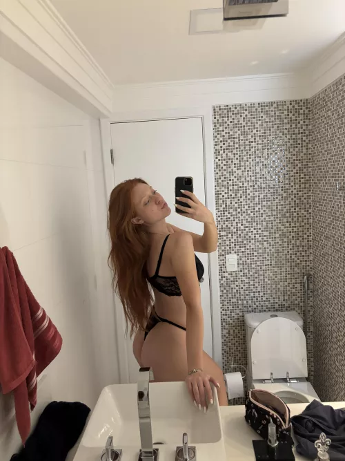 Your daily dose of redhead fever. 