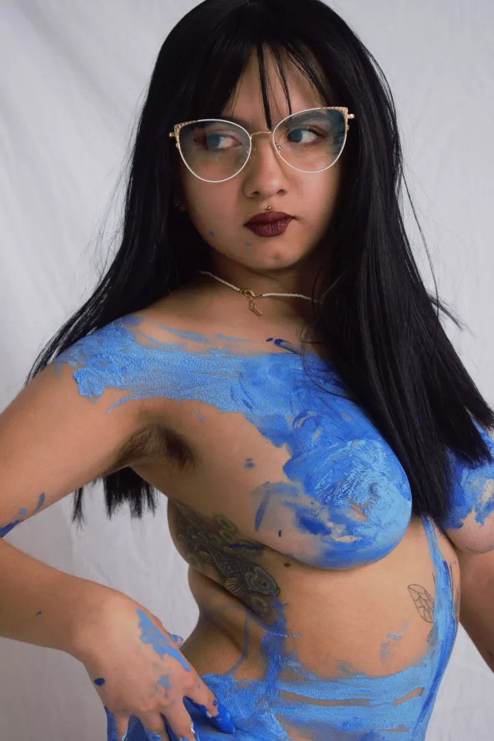Your favorite hairy girl. did you miss me?