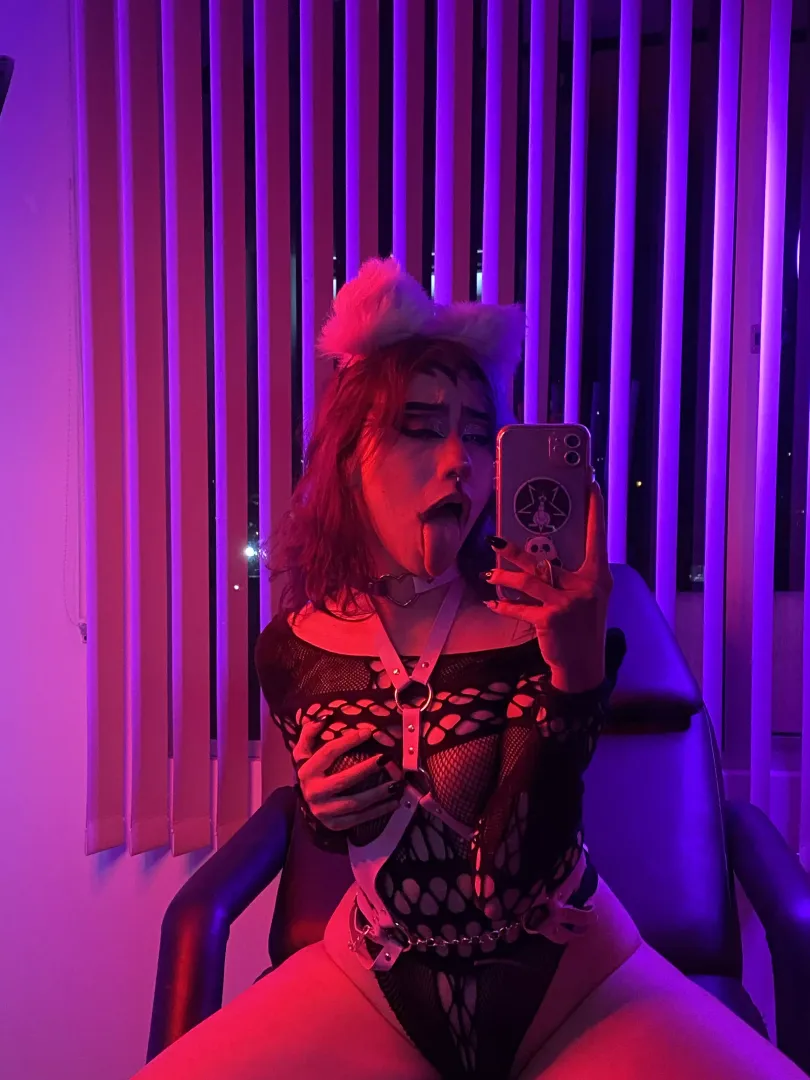 Your kitty needs some milk, daddy