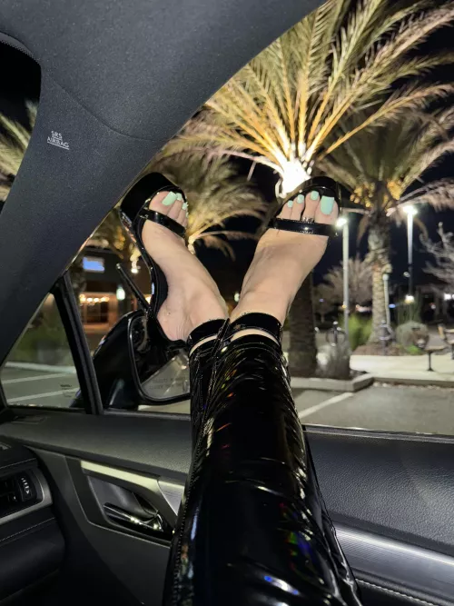 Your nigh is my day 🖤