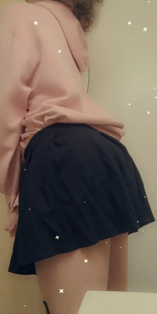 your roommate walks in like this, what are you doing first? 👀