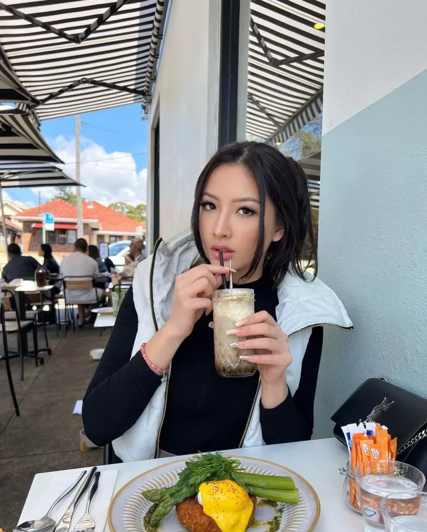 Zefanya Bella