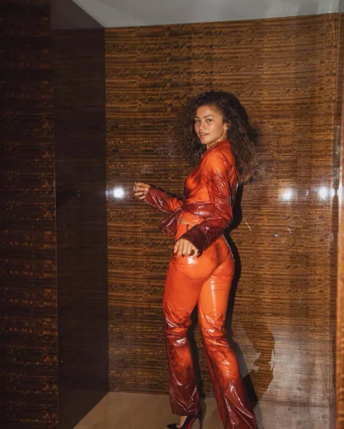 Zendaya is making me throb need a bud to help me blow my load for her