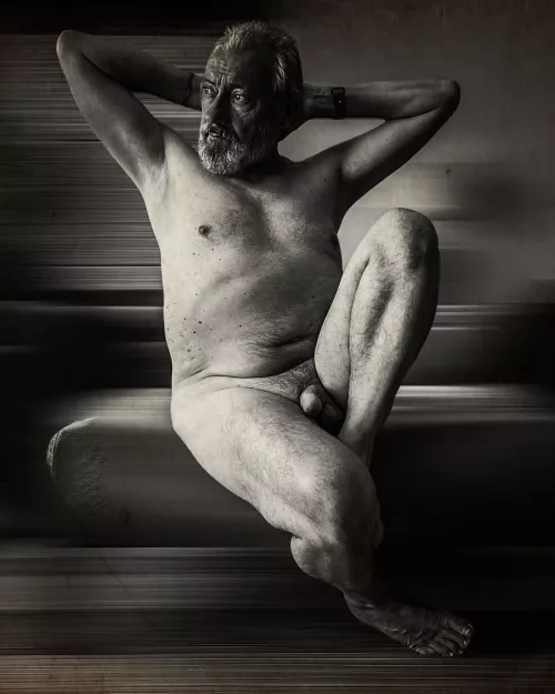 Zeus seated (male full body)